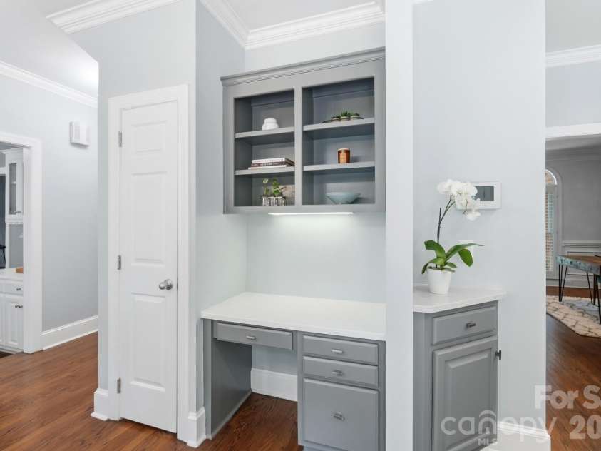 10427 Hadleigh Place, Charlotte, NC 28210.  MLS# CAR4409371, YatesRealty ID 40721. 