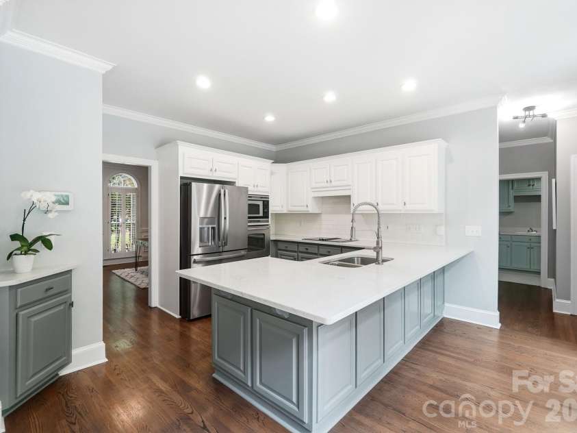 10427 Hadleigh Place, Charlotte, NC 28210.  MLS# CAR4409371, YatesRealty ID 40721. 
