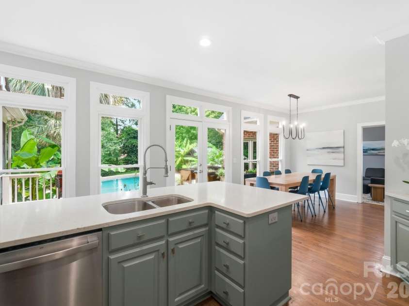 10427 Hadleigh Place, Charlotte, NC 28210.  MLS# CAR4409371, YatesRealty ID 40721. 
