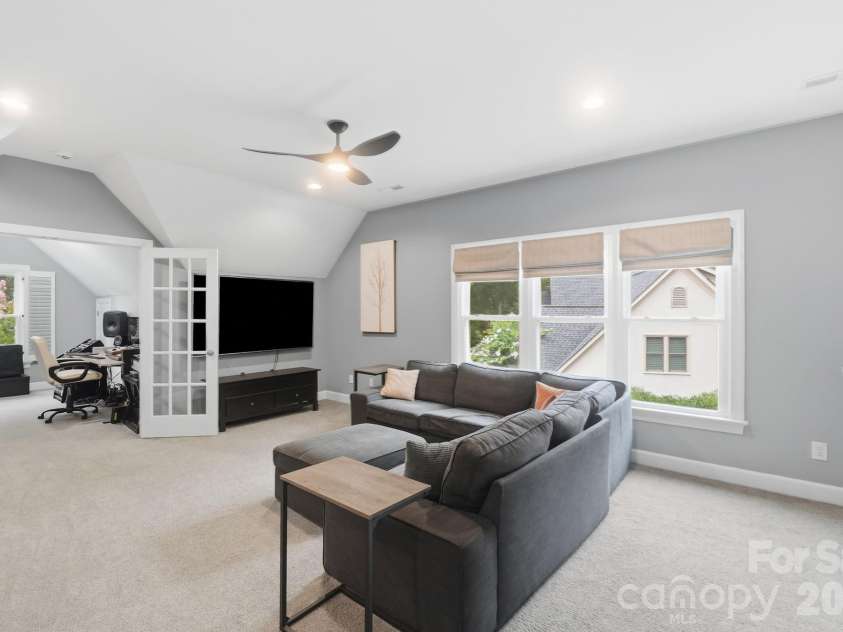 10427 Hadleigh Place, Charlotte, NC 28210.  MLS# CAR4409371, YatesRealty ID 40721. 