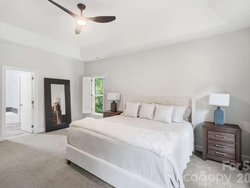 10427 Hadleigh Place, Charlotte, NC 28210.  MLS# CAR4409371, YatesRealty ID 40721. 