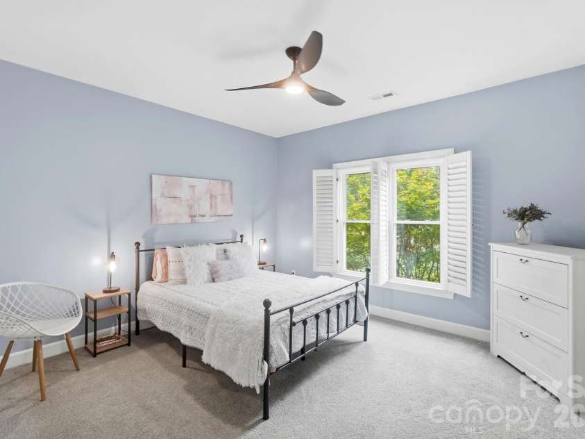 10427 Hadleigh Place, Charlotte, NC 28210.  MLS# CAR4409371, YatesRealty ID 40721. 