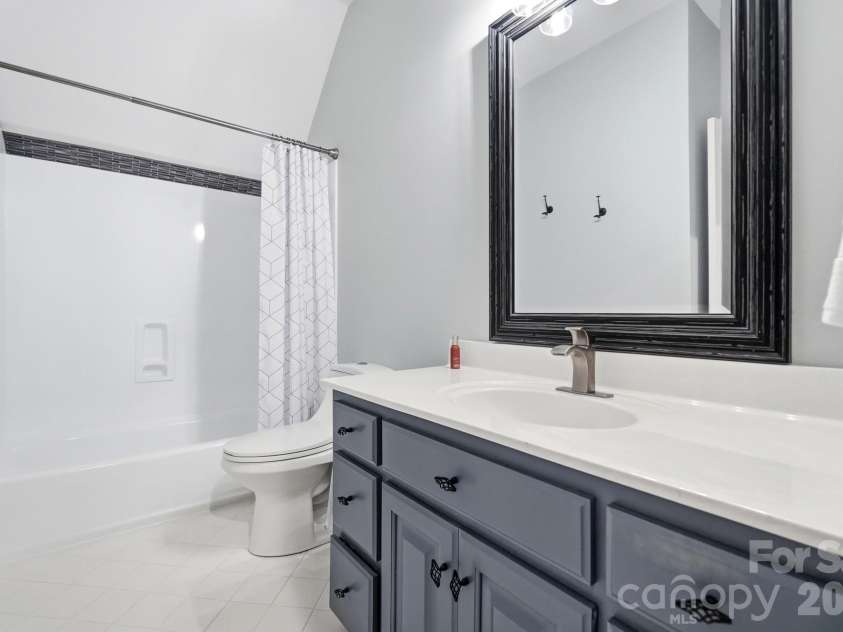 10427 Hadleigh Place, Charlotte, NC 28210.  MLS# CAR4409371, YatesRealty ID 40721. 
