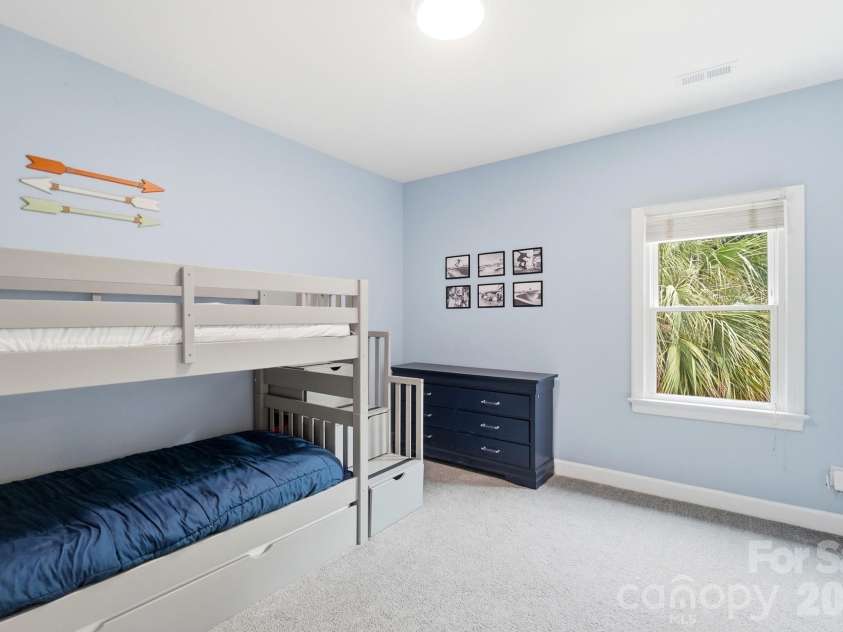10427 Hadleigh Place, Charlotte, NC 28210.  MLS# CAR4409371, YatesRealty ID 40721. 