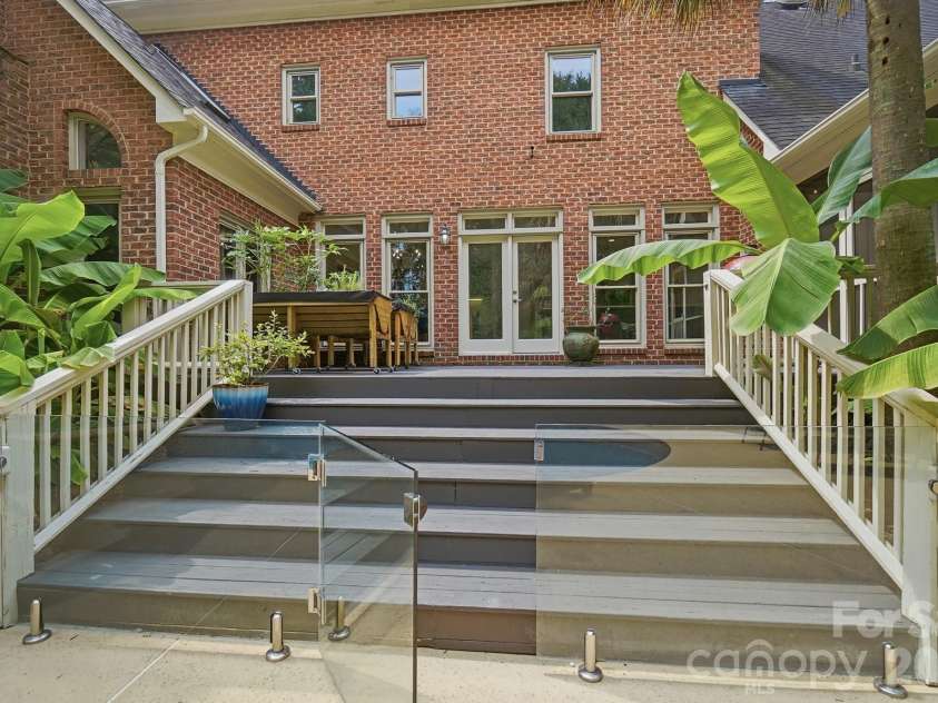 10427 Hadleigh Place, Charlotte, NC 28210.  MLS# CAR4409371, YatesRealty ID 40721. 