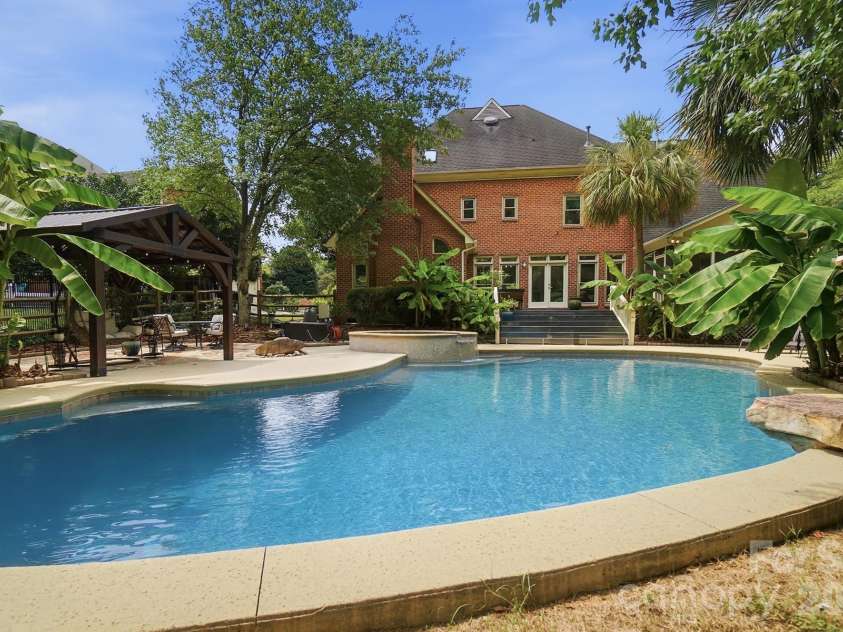 10427 Hadleigh Place, Charlotte, NC 28210.  MLS# CAR4409371, YatesRealty ID 40721. 