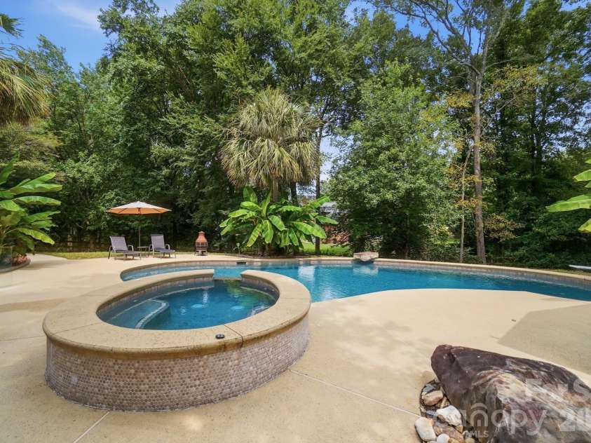 10427 Hadleigh Place, Charlotte, NC 28210.  MLS# CAR4409371, YatesRealty ID 40721. 