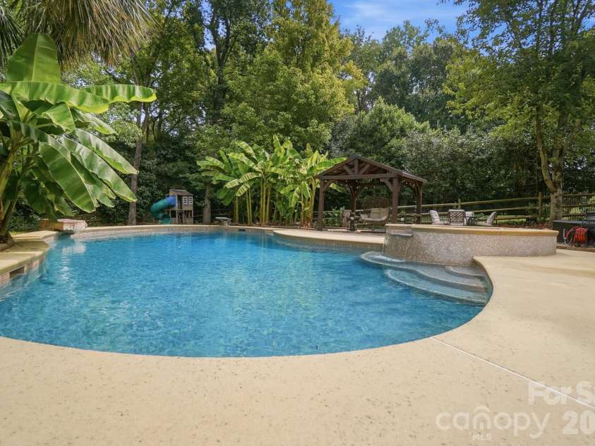 10427 Hadleigh Place, Charlotte, NC 28210.  MLS# CAR4409371, YatesRealty ID 40721. 