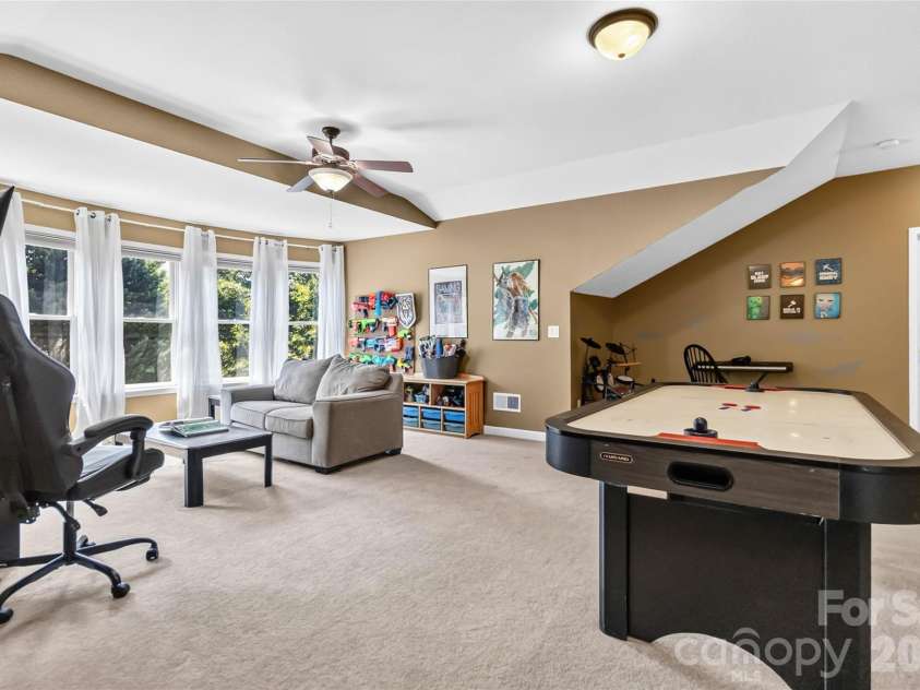 16511 Segars Lane, Huntersville, NC 28078.  MLS# CAR4409487, YatesRealty ID 40722. 