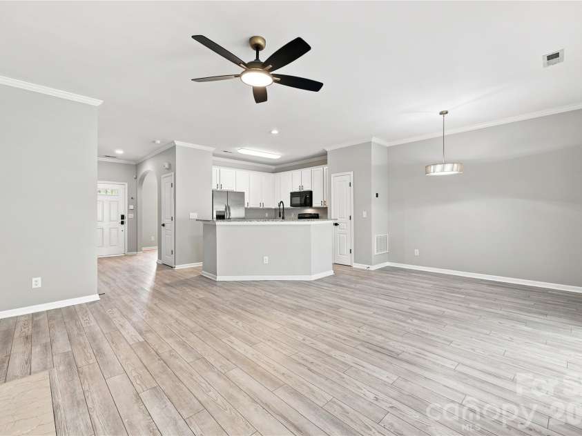 231 Dawn Mist Lane, Fort Mill, SC 29708.  MLS# CAR4409273, YatesRealty ID 40725. 