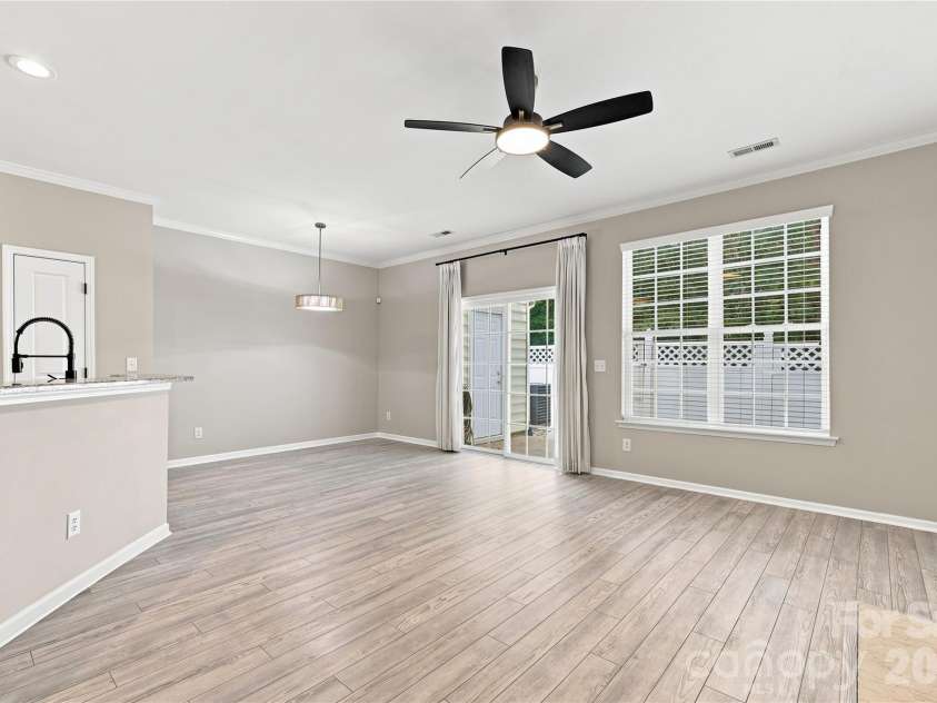 231 Dawn Mist Lane, Fort Mill, SC 29708.  MLS# CAR4409273, YatesRealty ID 40725. 