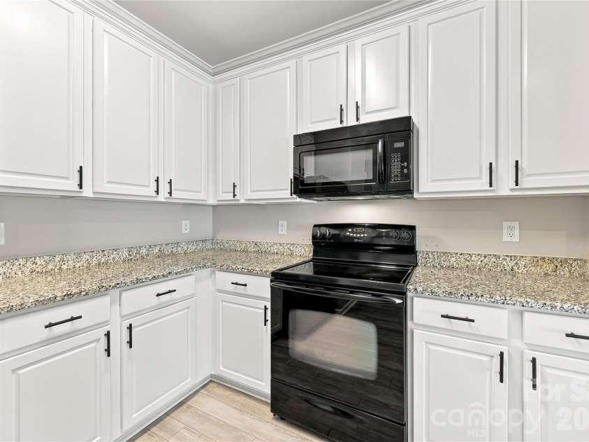 231 Dawn Mist Lane, Fort Mill, SC 29708.  MLS# CAR4409273, YatesRealty ID 40725. 
