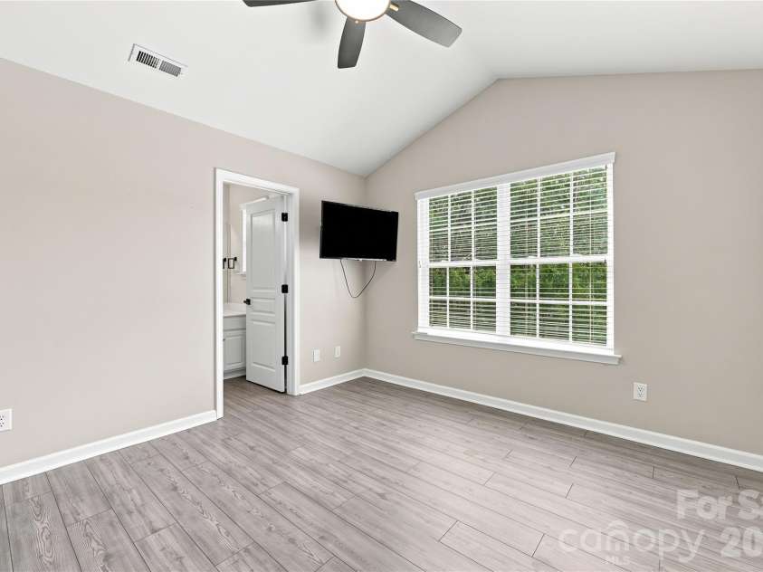 231 Dawn Mist Lane, Fort Mill, SC 29708.  MLS# CAR4409273, YatesRealty ID 40725. 