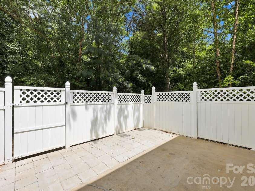 231 Dawn Mist Lane, Fort Mill, SC 29708.  MLS# CAR4409273, YatesRealty ID 40725. 