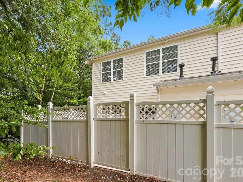 231 Dawn Mist Lane, Fort Mill, SC 29708.  MLS# CAR4409273, YatesRealty ID 40725. 
