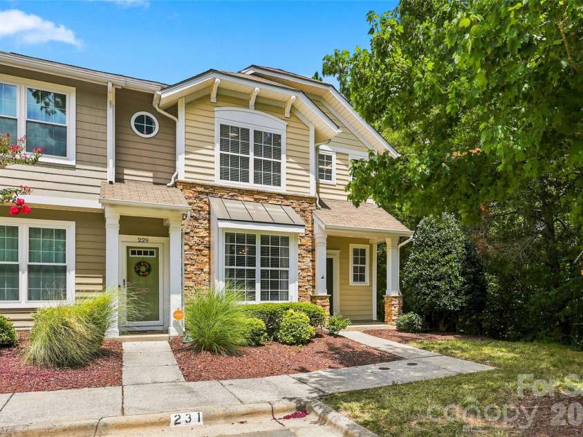 231 Dawn Mist Lane, Fort Mill, SC 29708.  MLS# CAR4409273, YatesRealty ID 40725. 