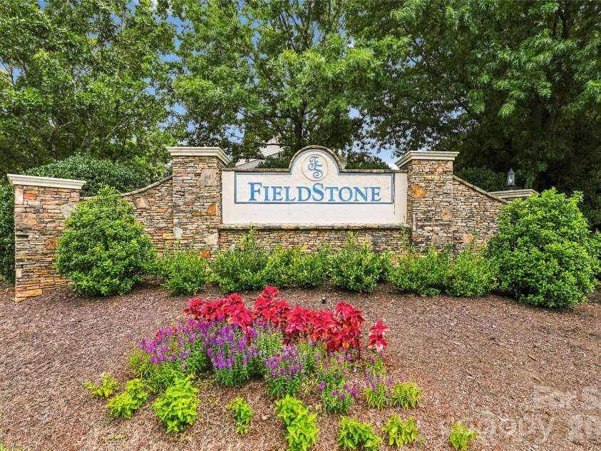 231 Dawn Mist Lane, Fort Mill, SC 29708.  MLS# CAR4409273, YatesRealty ID 40725. 