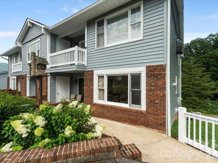 75 Nazarene Way, Waynesville, NC 28785.  MLS# CAR4409225, YatesRealty ID 40726. 