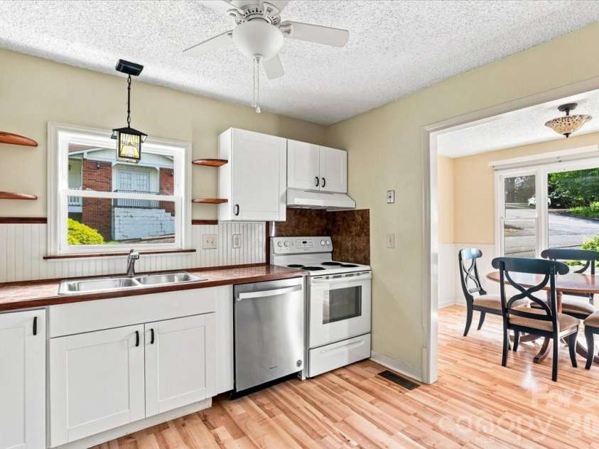 75 Nazarene Way, Waynesville, NC 28785.  MLS# CAR4409225, YatesRealty ID 40726. 