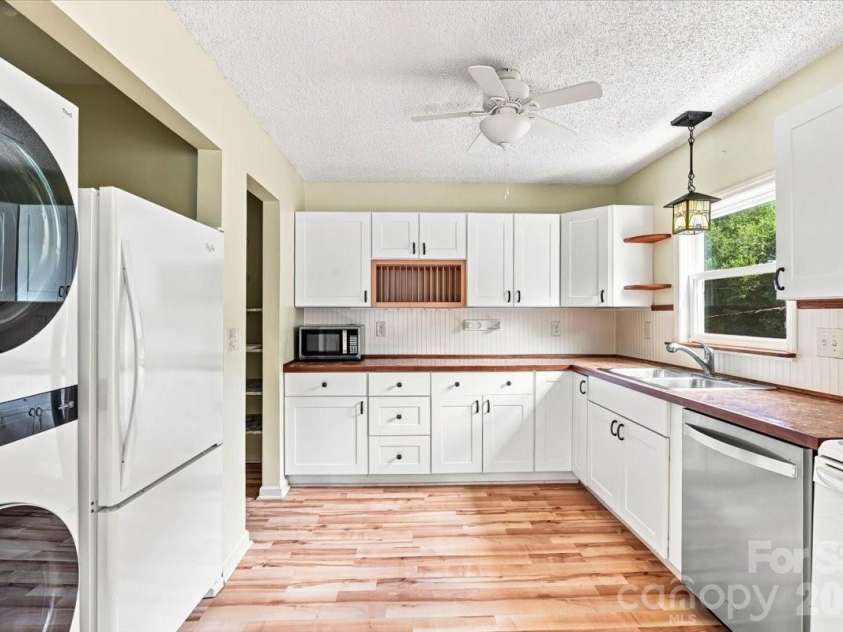 75 Nazarene Way, Waynesville, NC 28785.  MLS# CAR4409225, YatesRealty ID 40726. 