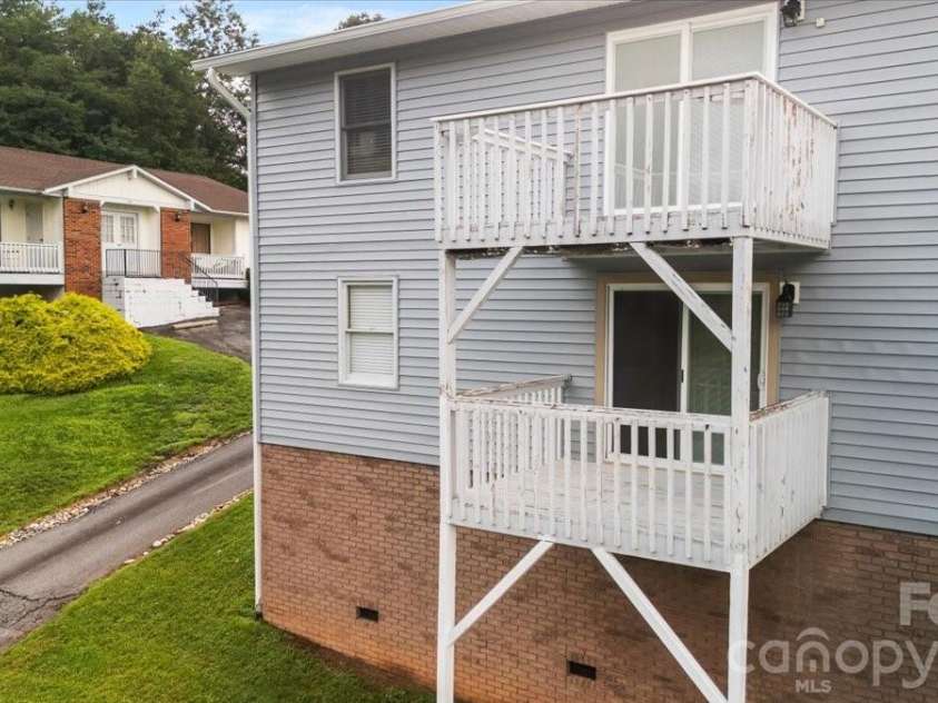 75 Nazarene Way, Waynesville, NC 28785.  MLS# CAR4409225, YatesRealty ID 40726. 