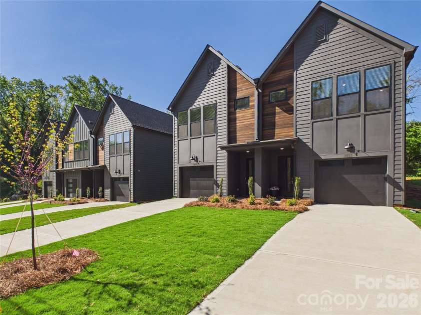 2649 Ravencroft Drive, Charlotte, NC 28208.  MLS# CAR4368827, YatesRealty ID 40729. 