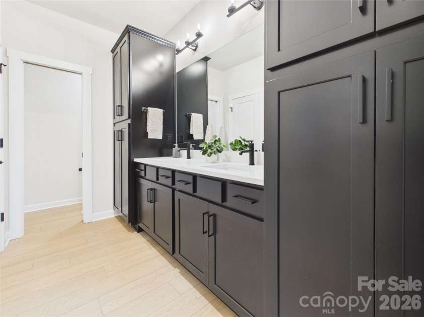2649 Ravencroft Drive, Charlotte, NC 28208.  MLS# CAR4368827, YatesRealty ID 40729. 