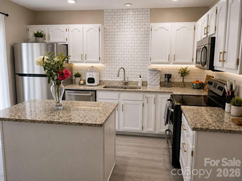 5616 Prescott Court, Charlotte, NC 28269.  MLS# CAR4406793, YatesRealty ID 40730. 