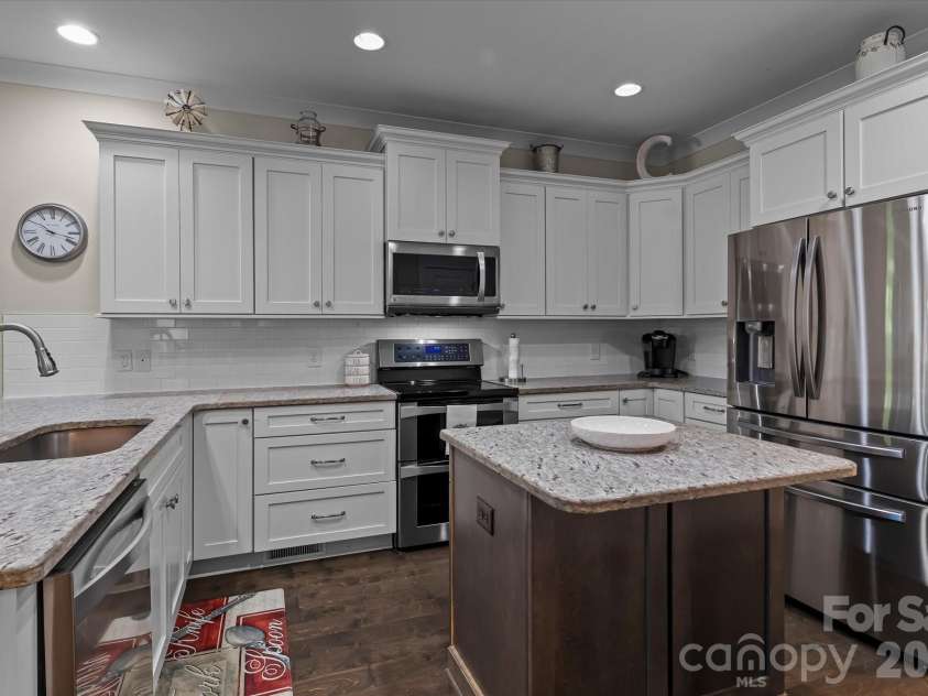 348 Catalina Drive, Mooresville, NC 28117.  MLS# CAR4370062, YatesRealty ID 40731. 