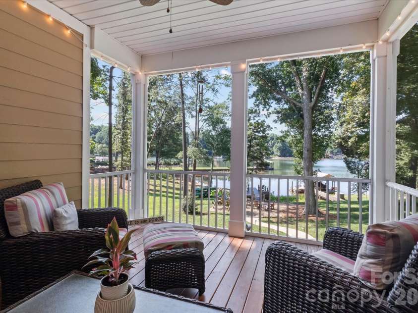 348 Catalina Drive, Mooresville, NC 28117.  MLS# CAR4370062, YatesRealty ID 40731. 