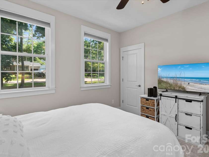348 Catalina Drive, Mooresville, NC 28117.  MLS# CAR4370062, YatesRealty ID 40731. 