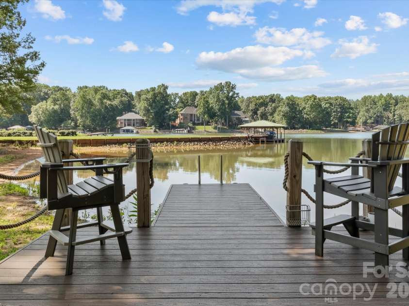 348 Catalina Drive, Mooresville, NC 28117.  MLS# CAR4370062, YatesRealty ID 40731. 