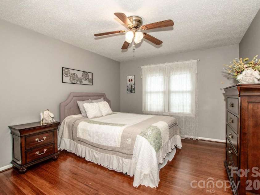 806 Prince Albert Court, Statesville, NC 28677.  MLS# CAR4409264, YatesRealty ID 40733. 