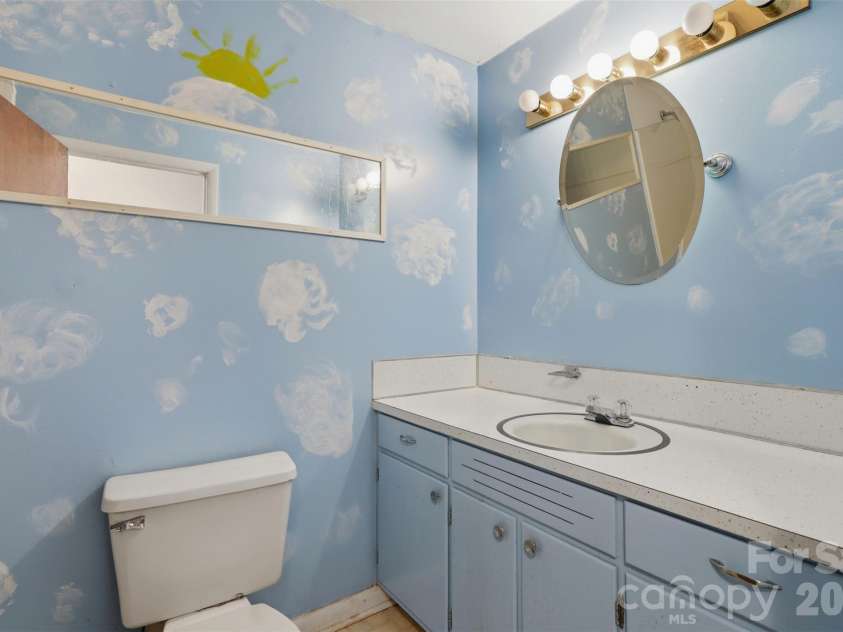 2111 24th Street, Hickory, NC 28601.  MLS# CAR4409125, YatesRealty ID 40734. 