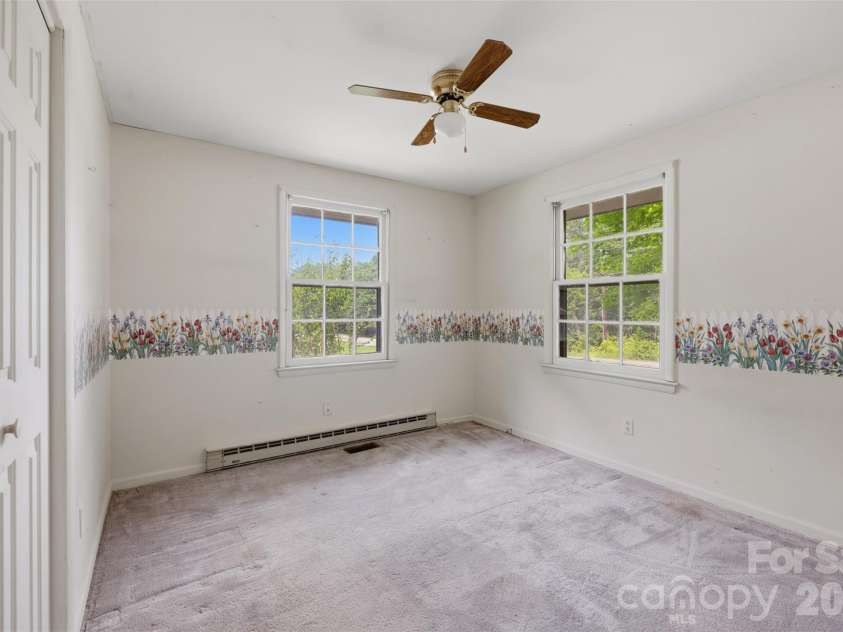 2111 24th Street, Hickory, NC 28601.  MLS# CAR4409125, YatesRealty ID 40734. 