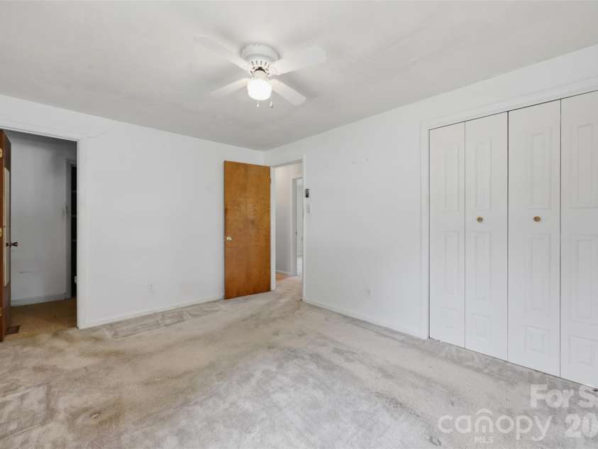 2111 24th Street, Hickory, NC 28601.  MLS# CAR4409125, YatesRealty ID 40734. 