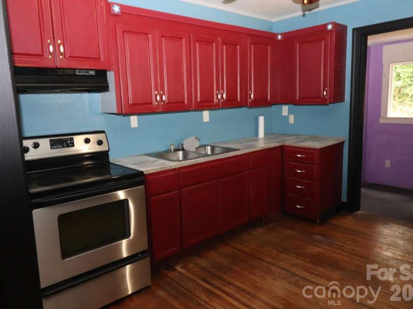 608 Westwood Circle, Gastonia, NC 28052.  MLS# CAR4409426, YatesRealty ID 40736. Kitchen