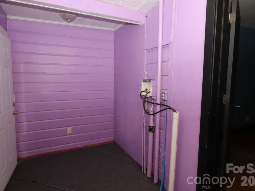 608 Westwood Circle, Gastonia, NC 28052.  MLS# CAR4409426, YatesRealty ID 40736. Laundry Room