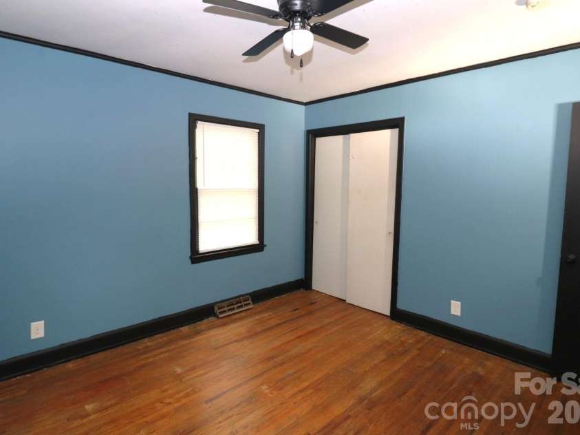 608 Westwood Circle, Gastonia, NC 28052.  MLS# CAR4409426, YatesRealty ID 40736. Primary Bedroom
