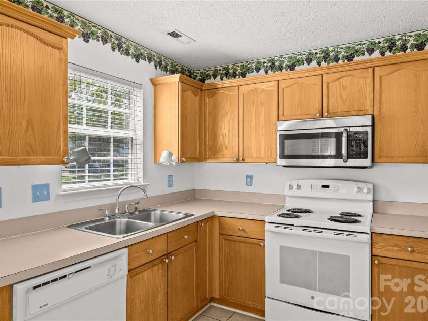 4609 Rocky Meadow Way, Indian Trail, NC 28079.  MLS# CAR4409439, YatesRealty ID 40737. 