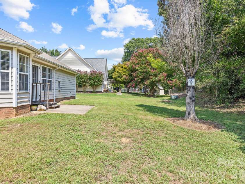 4609 Rocky Meadow Way, Indian Trail, NC 28079.  MLS# CAR4409439, YatesRealty ID 40737. 