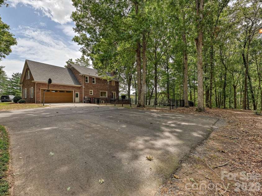 34272 Mabry Road, Albemarle, NC 28001.  MLS# CAR4407397, YatesRealty ID 40738. 