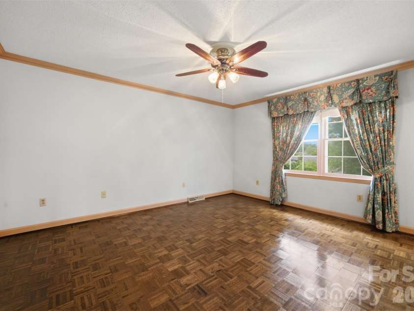 3721 9th Street Drive, Hickory, NC 28601.  MLS# CAR4404973, YatesRealty ID 40739. 