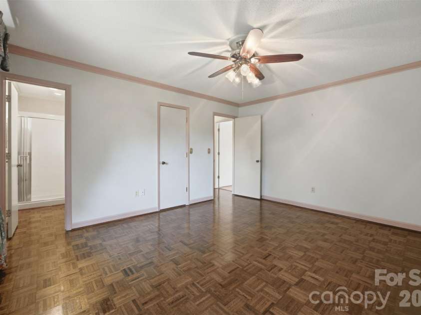 3721 9th Street Drive, Hickory, NC 28601.  MLS# CAR4404973, YatesRealty ID 40739. 