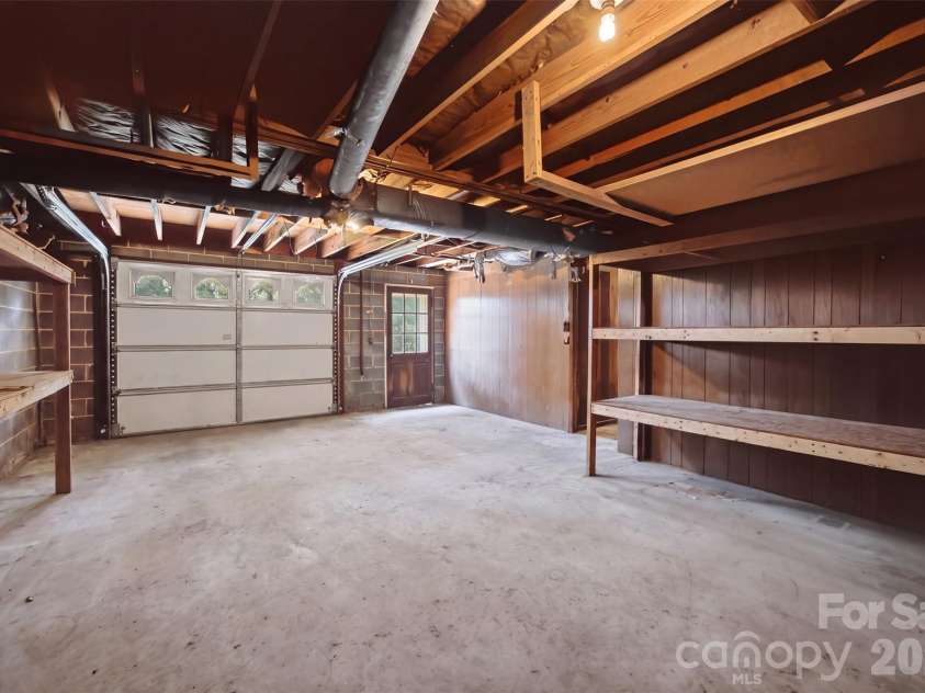 3721 9th Street Drive, Hickory, NC 28601.  MLS# CAR4404973, YatesRealty ID 40739. 