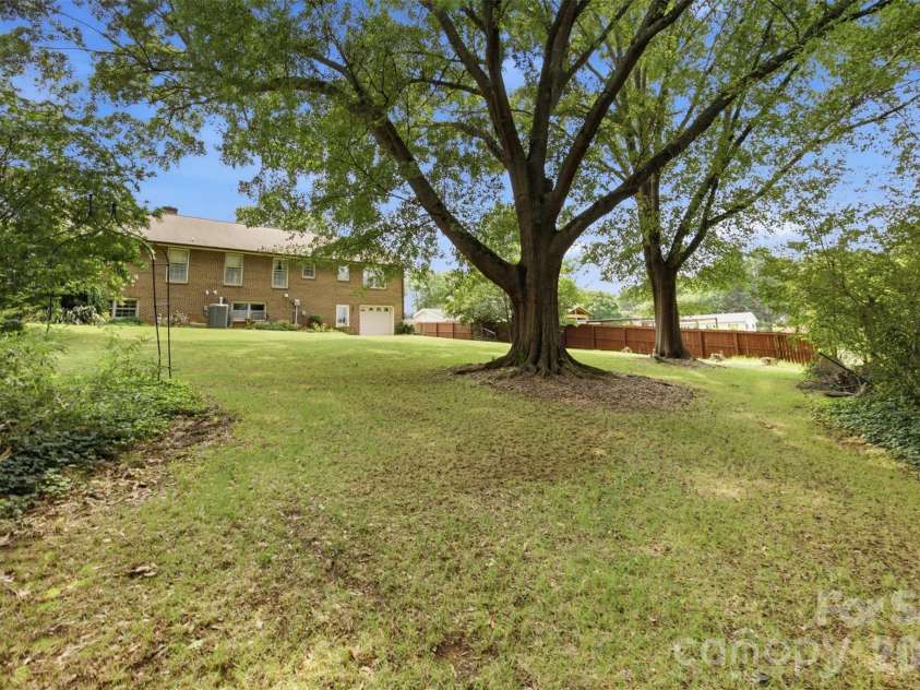 3721 9th Street Drive, Hickory, NC 28601.  MLS# CAR4404973, YatesRealty ID 40739. 
