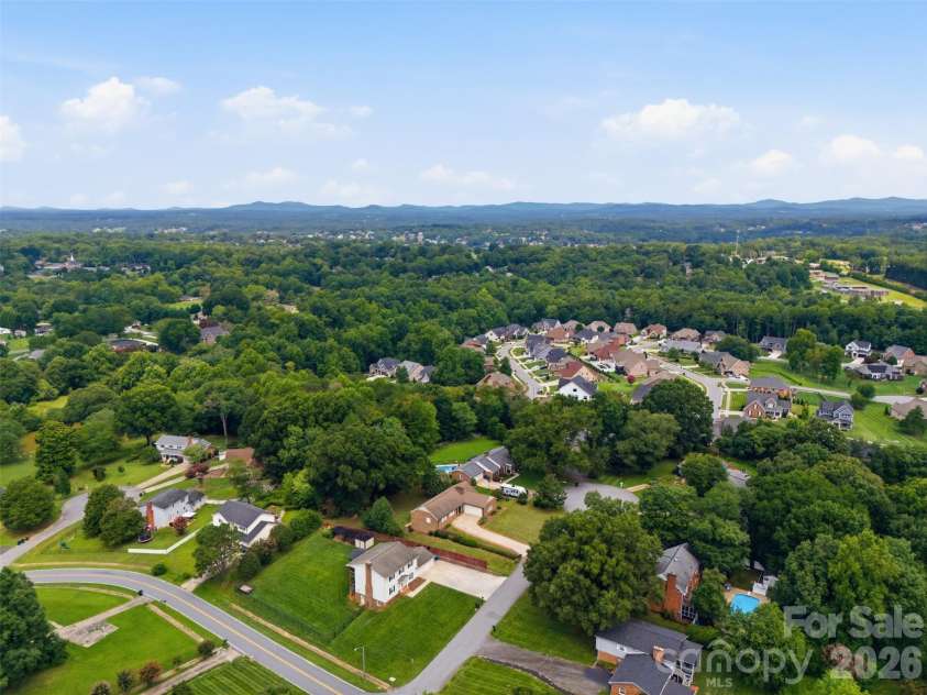 3721 9th Street Drive, Hickory, NC 28601.  MLS# CAR4404973, YatesRealty ID 40739. 