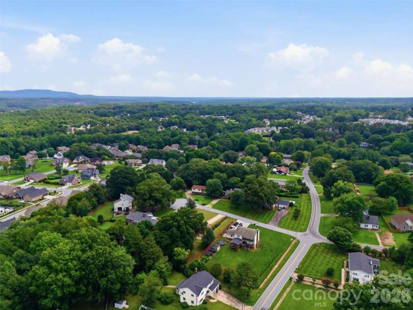 3721 9th Street Drive, Hickory, NC 28601.  MLS# CAR4404973, YatesRealty ID 40739. 
