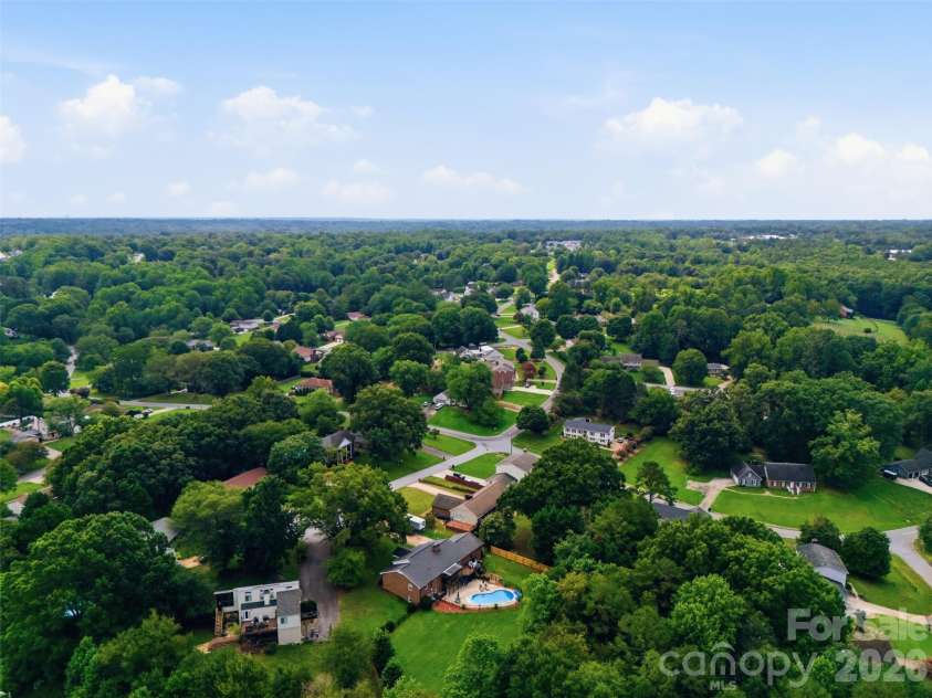 3721 9th Street Drive, Hickory, NC 28601.  MLS# CAR4404973, YatesRealty ID 40739. 