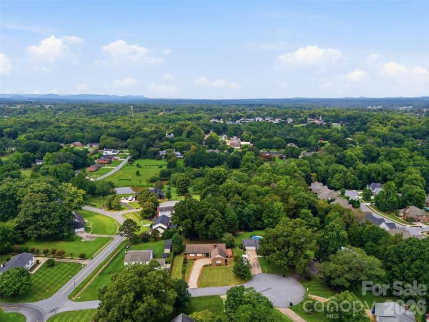 3721 9th Street Drive, Hickory, NC 28601.  MLS# CAR4404973, YatesRealty ID 40739. 